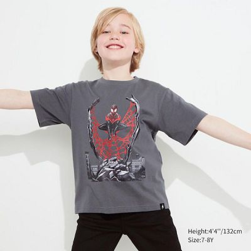 Camiseta Uniqlo Marvel Art Colección by Mondo UT Niños Gris | 205369_PE