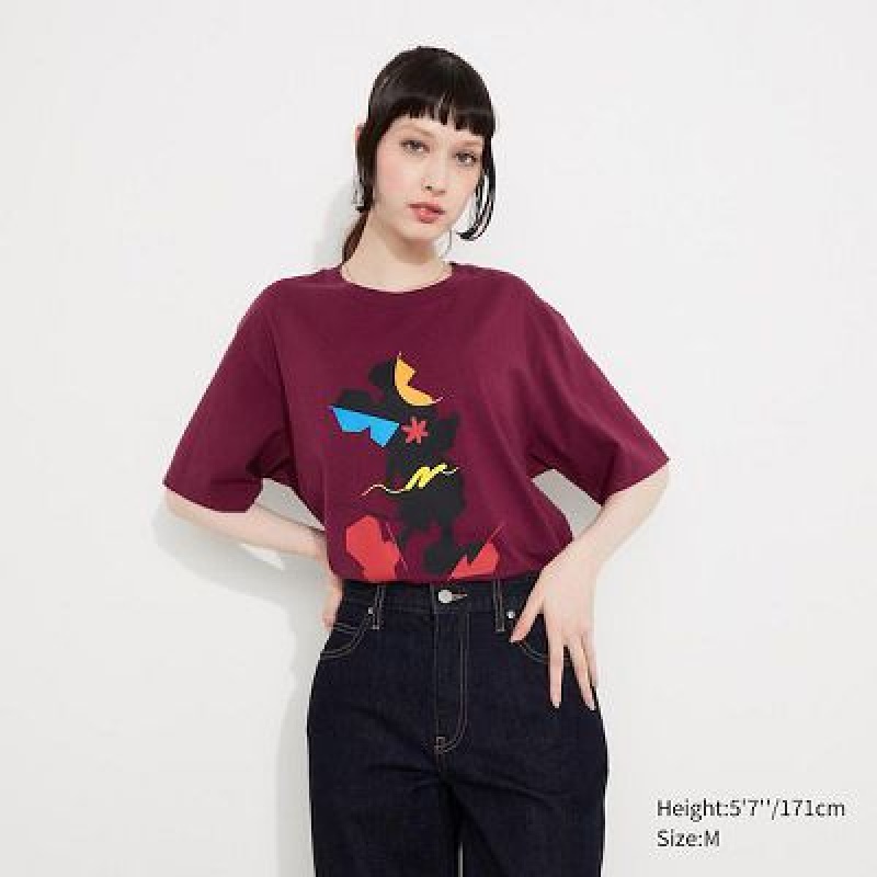 Camiseta Uniqlo Mickey Stands UT Mujer Wine | 632750_PE