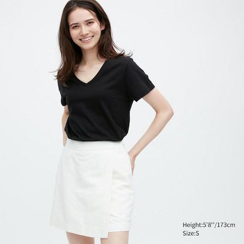 Camiseta Uniqlo Supima® Cotton V-Neck Short-Sleeve Mujer Negras | 236970_PE