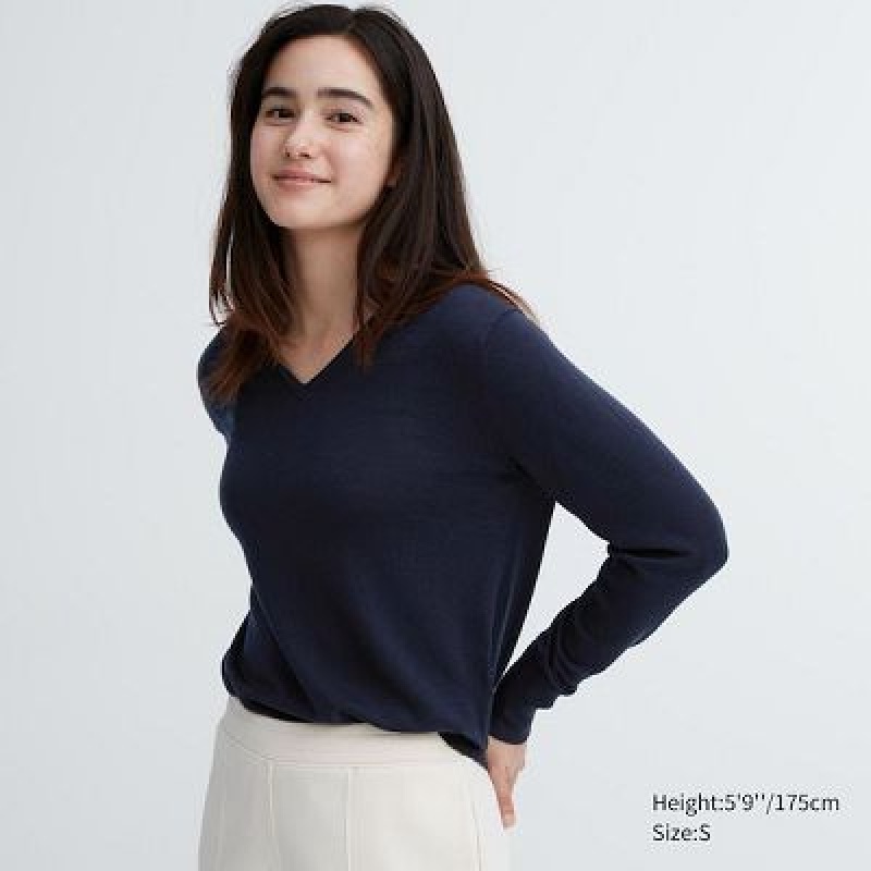 Suéteres Uniqlo Extra Fine Merino V-Neck Long-Sleeve Mujer Azul Marino | 653912_PE